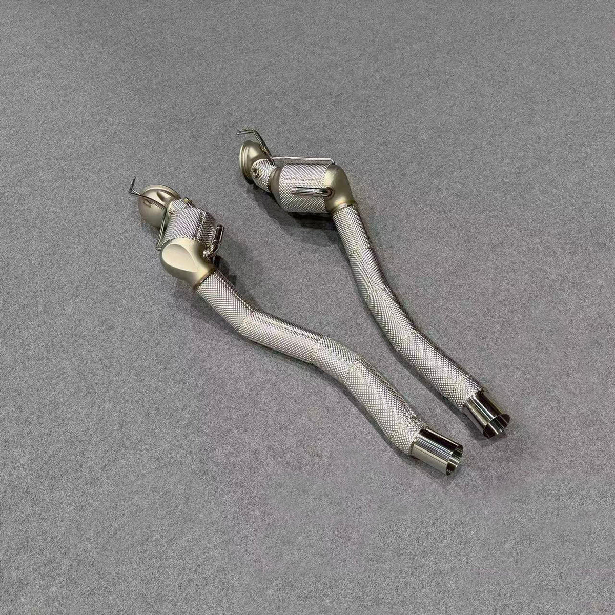 downpipe upgrade for Ferrari 812 gts  6.5L V12